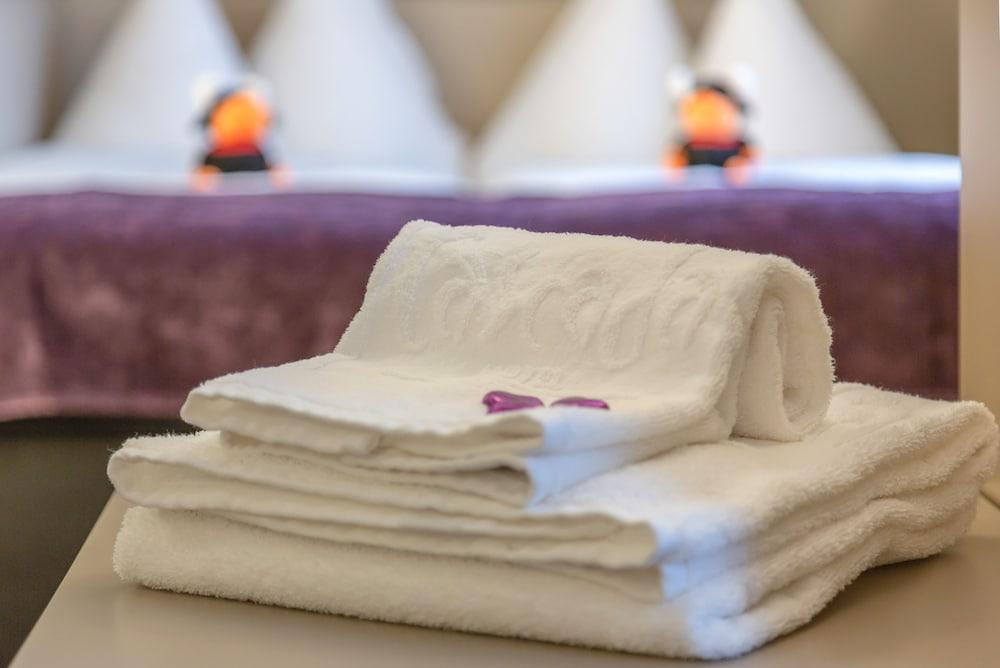 Cascada Boutique Hotel 4*